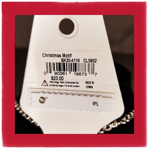 Bright Christmas Necklace - Picture 3 of 3